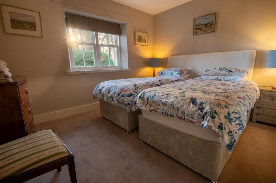 Foulis Castle Gate Lodge Evanton Bagian luar foto