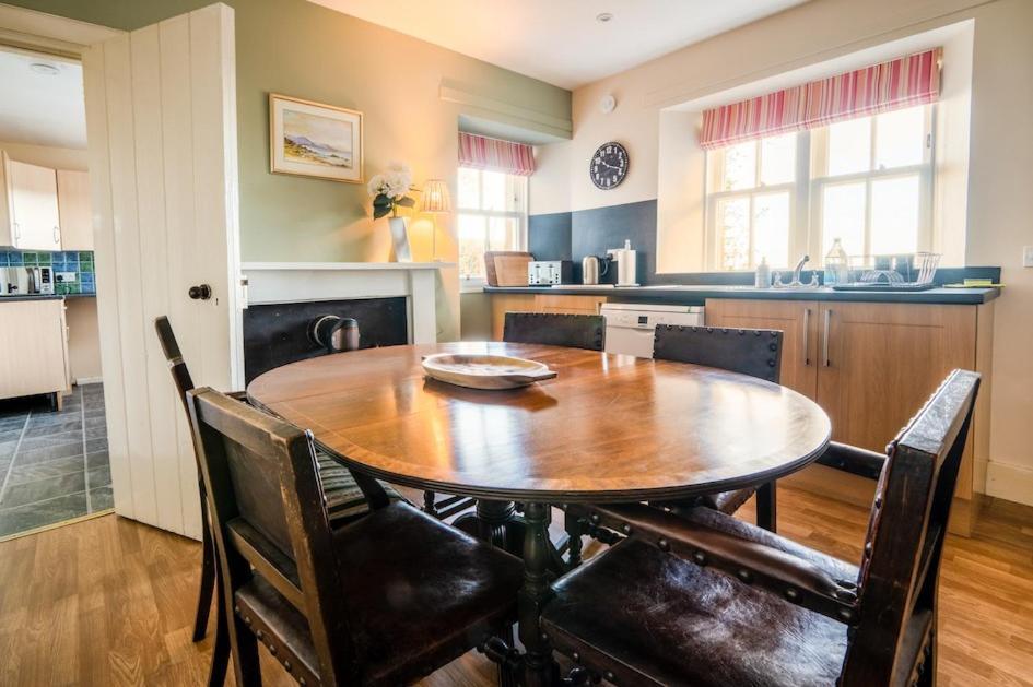 Foulis Castle Gate Lodge Evanton Bagian luar foto